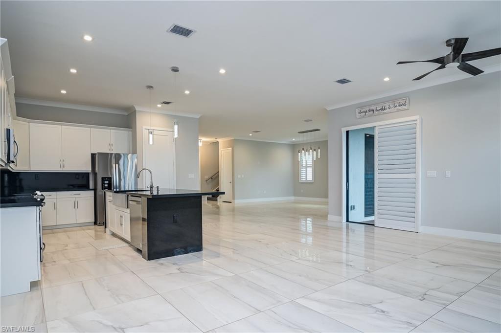 MAPLE RIDGE - Residential