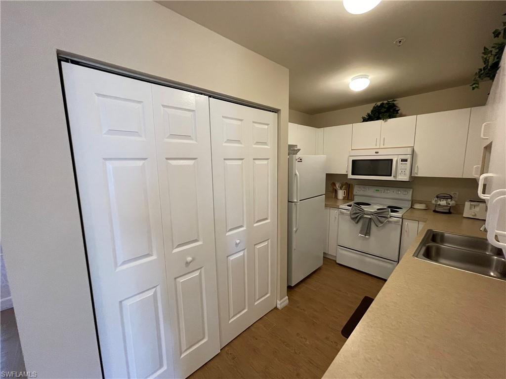 VANDERBILT VILLAS - Residential Lease