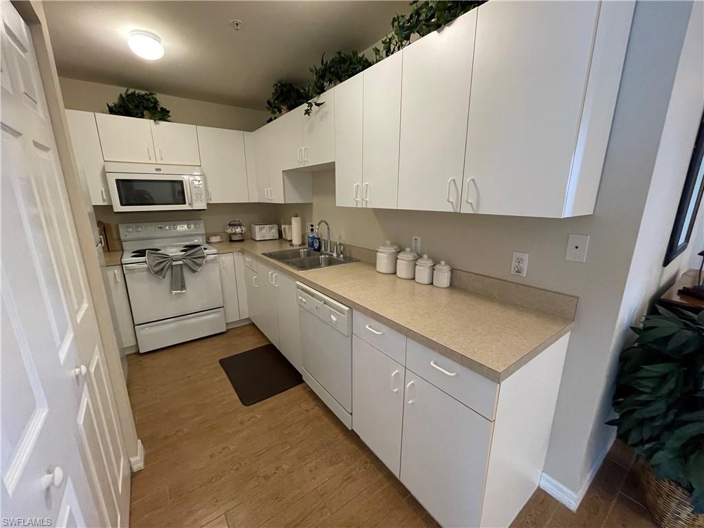 VANDERBILT VILLAS - Residential Lease