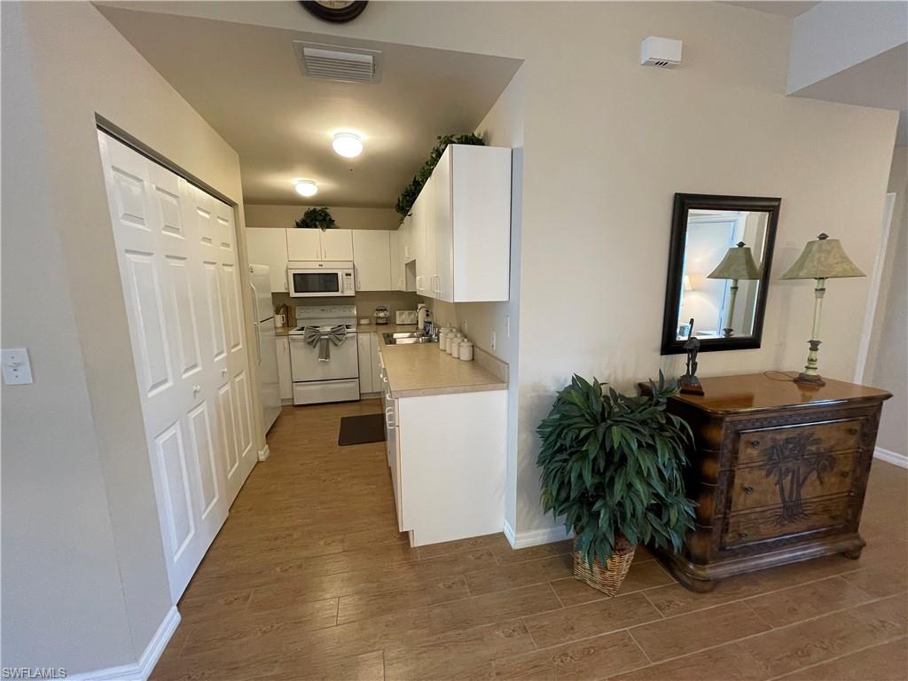 VANDERBILT VILLAS - Residential Lease