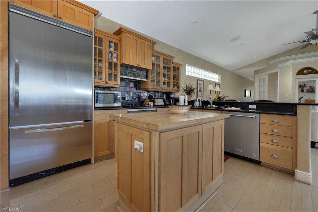 HAMPTON ROW - Residential Lease