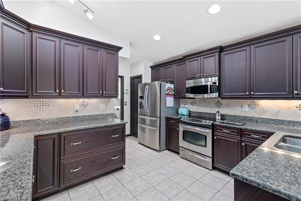 CEDAR CREEK - Residential