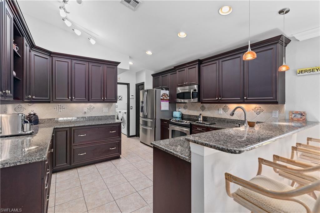 CEDAR CREEK - Residential