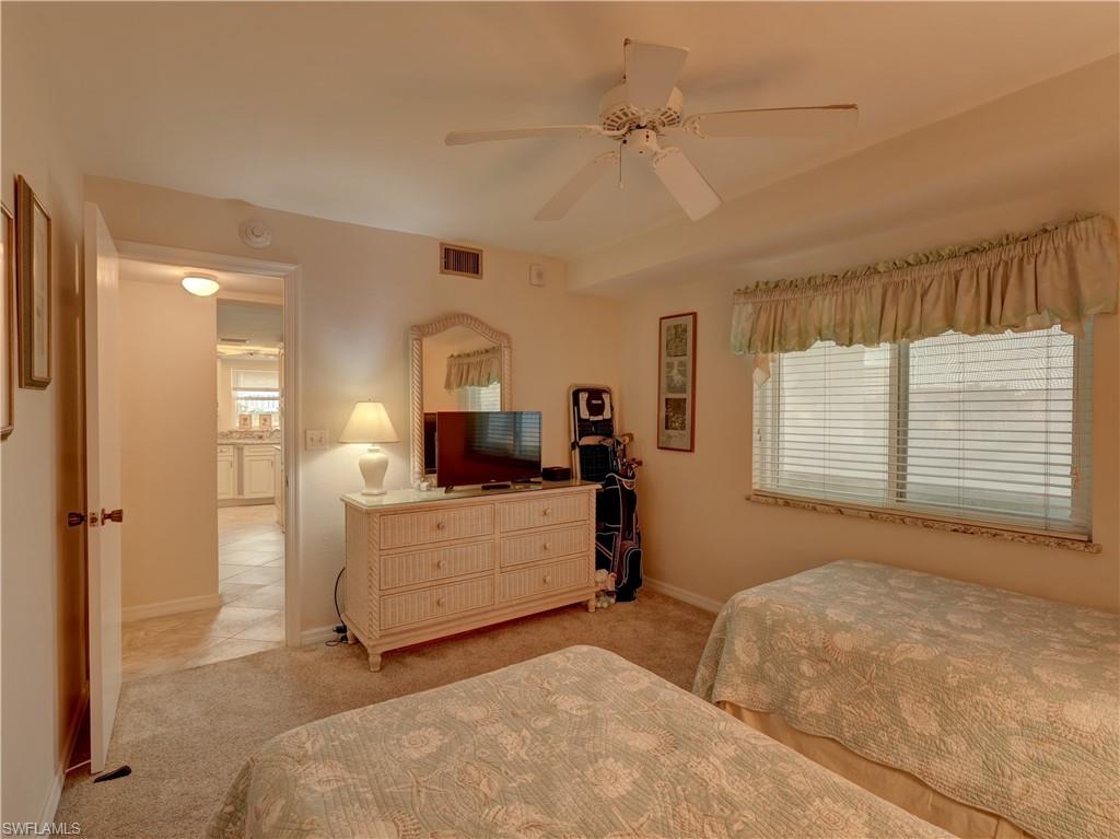 ROYAL PELICAN TOWNHOUSE - Residential