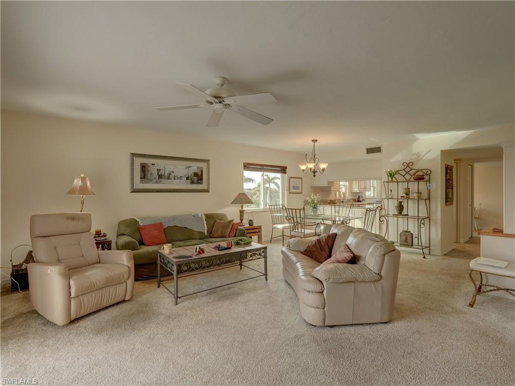 ROYAL PELICAN TOWNHOUSE - Residential