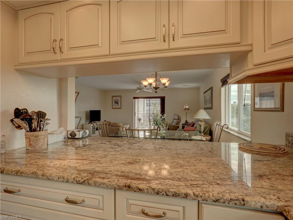 ROYAL PELICAN TOWNHOUSE - Residential