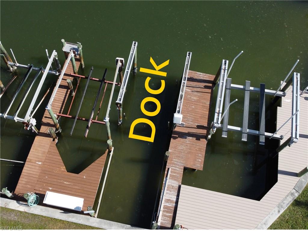 ROYAL PELICAN TOWNHOUSE - Residential