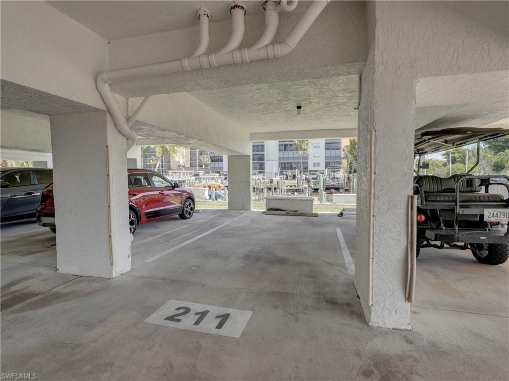 ROYAL PELICAN TOWNHOUSE - Residential