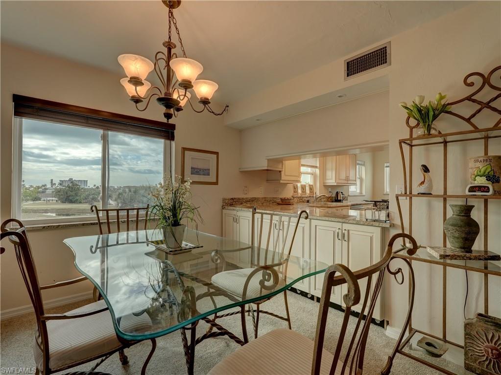 ROYAL PELICAN TOWNHOUSE - Residential