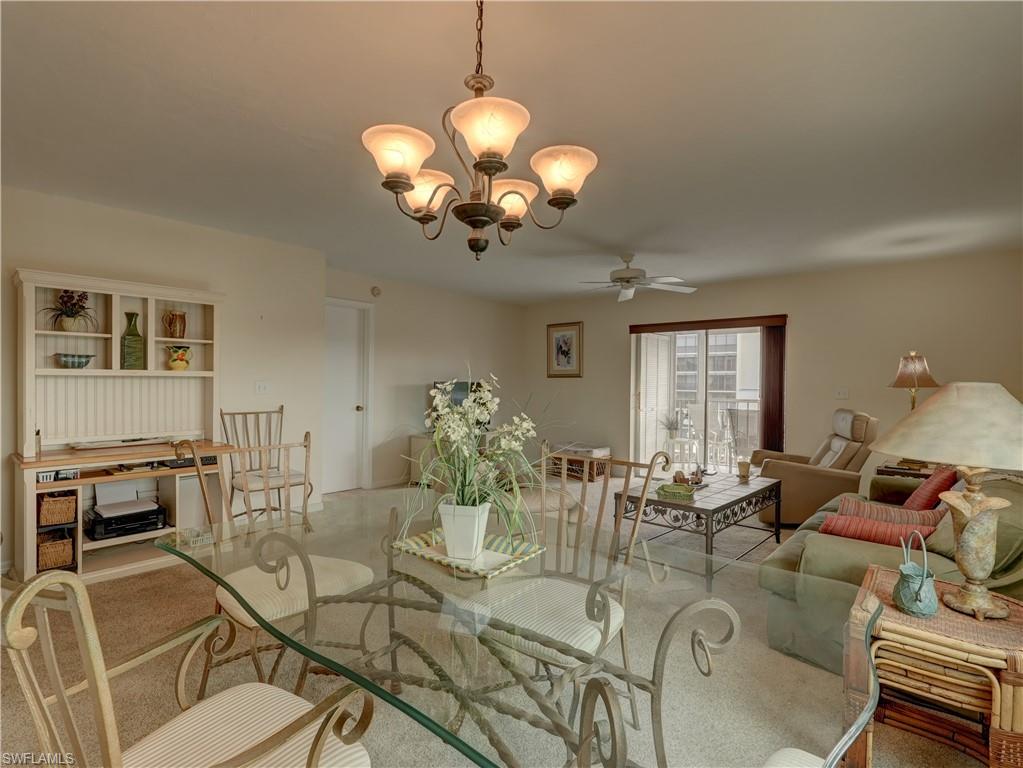 ROYAL PELICAN TOWNHOUSE - Residential