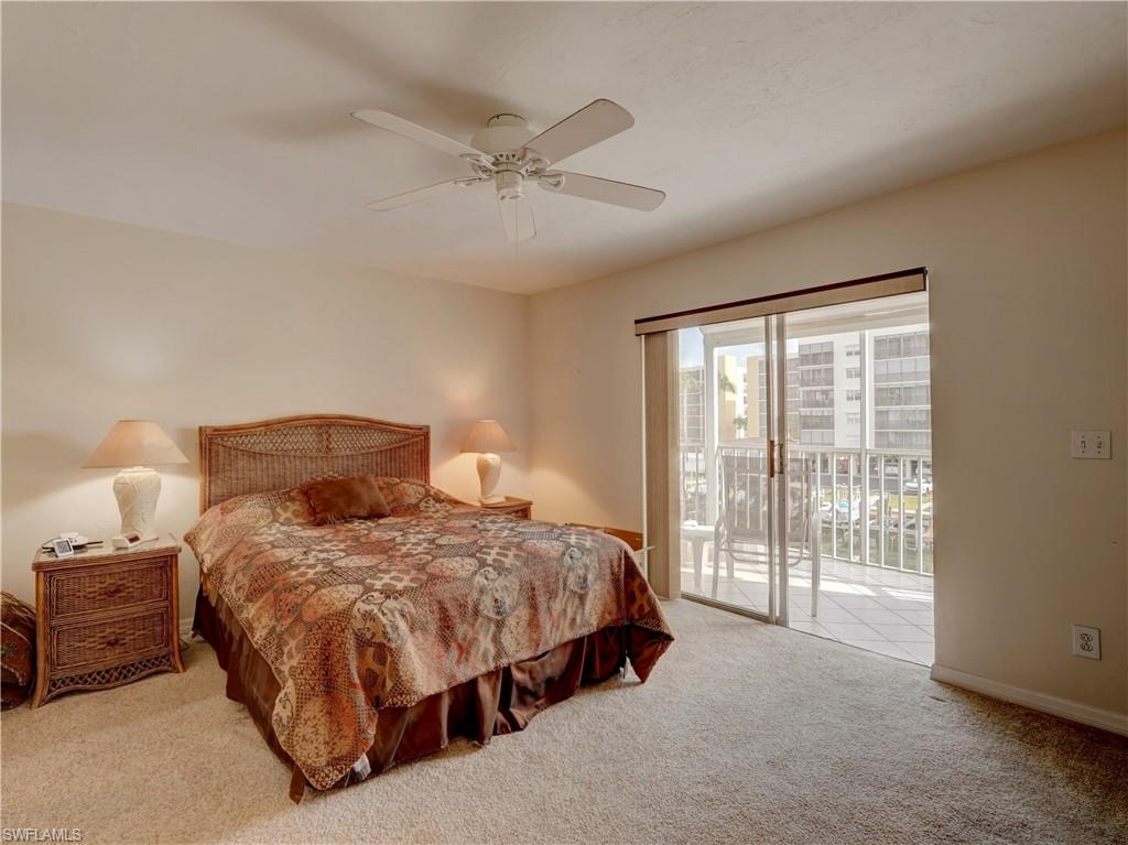 ROYAL PELICAN TOWNHOUSE - Residential