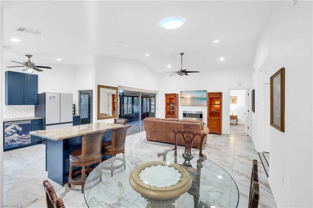 ROYAL WOODS - Residential