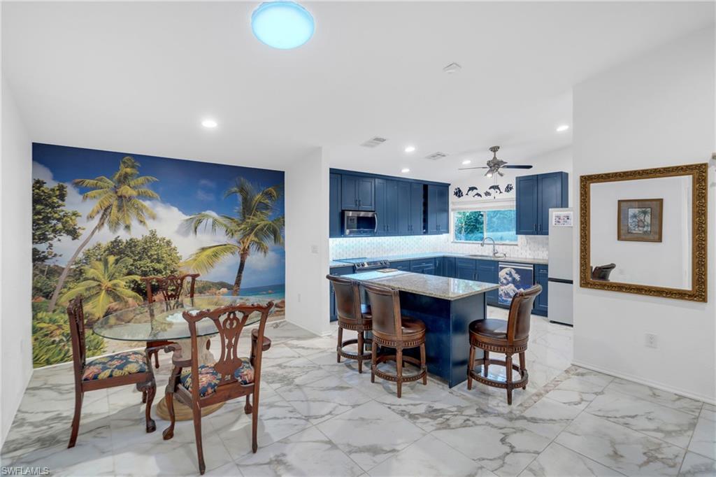 ROYAL WOODS - Residential