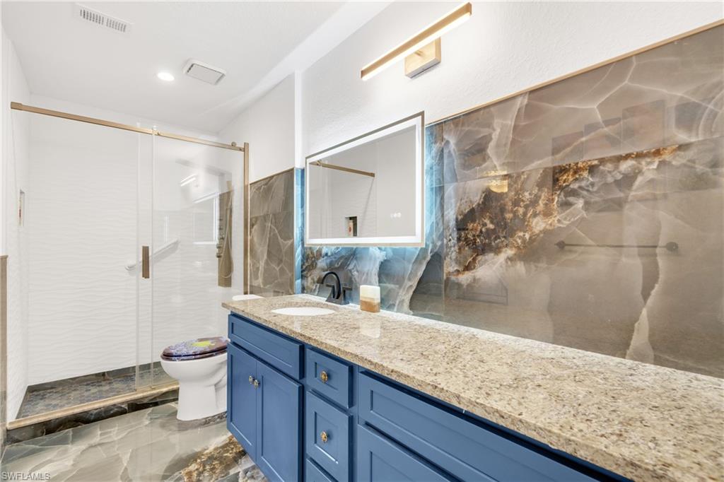 ROYAL WOODS - Residential