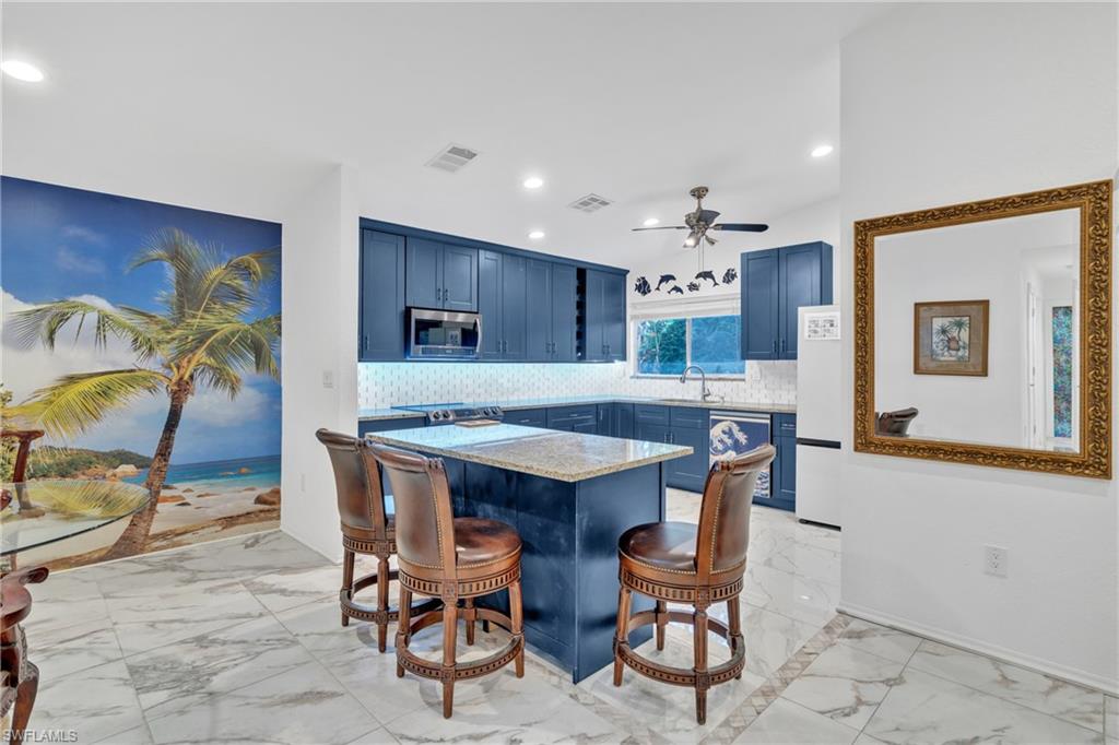 ROYAL WOODS - Residential