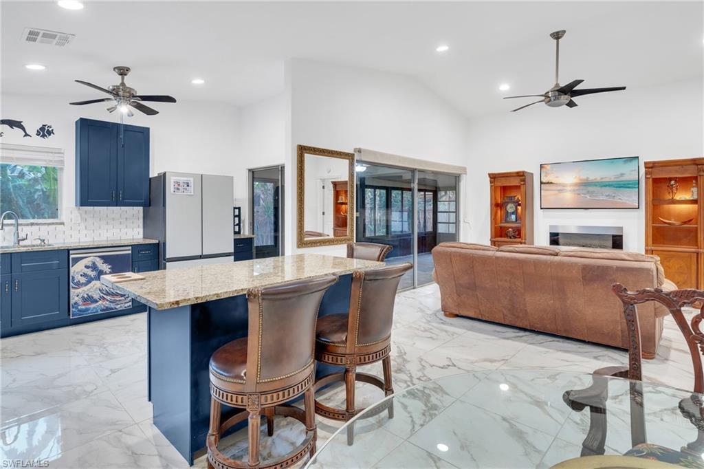 ROYAL WOODS - Residential