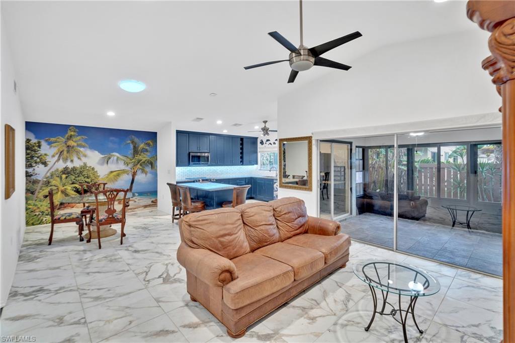 ROYAL WOODS - Residential