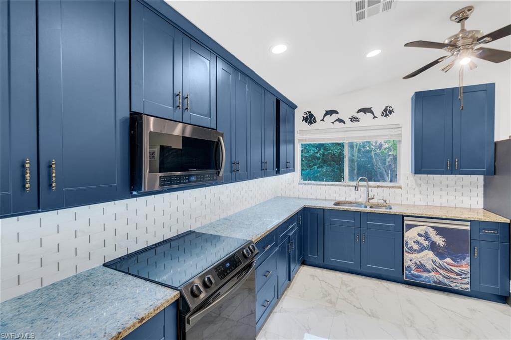 ROYAL WOODS - Residential