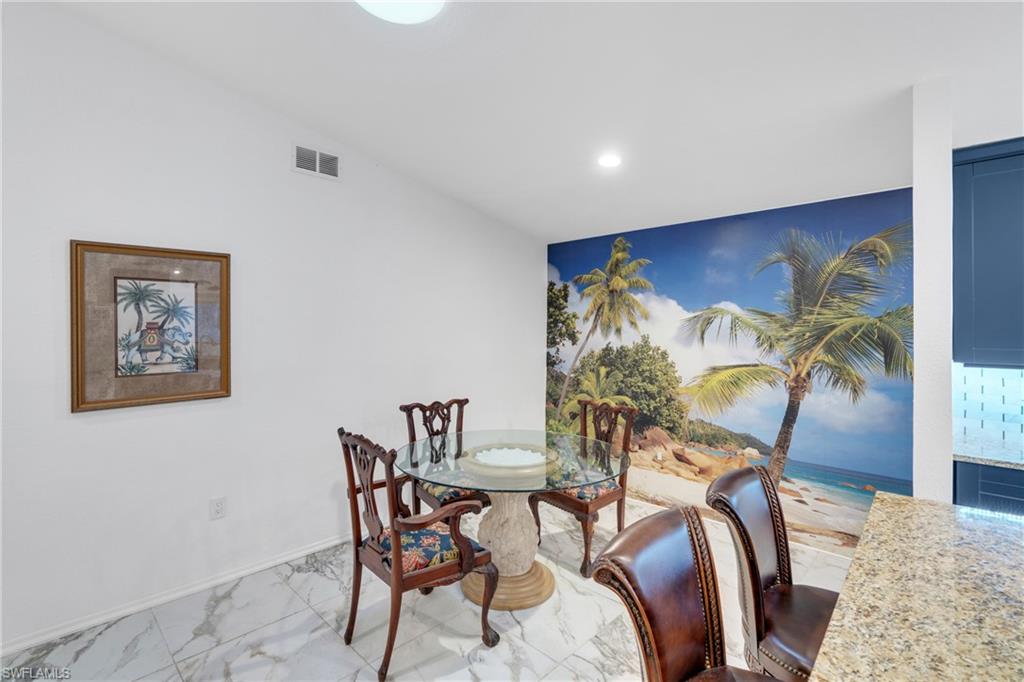 ROYAL WOODS - Residential