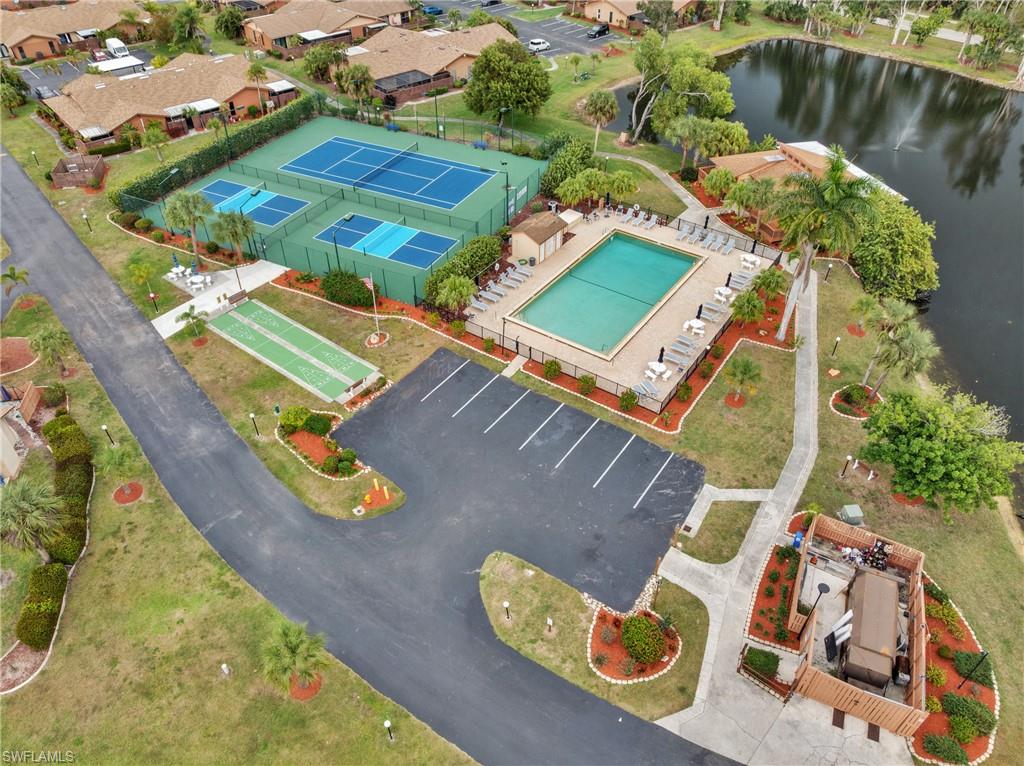 ROYAL WOODS - Residential