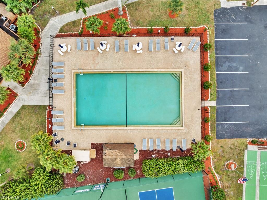 ROYAL WOODS - Residential