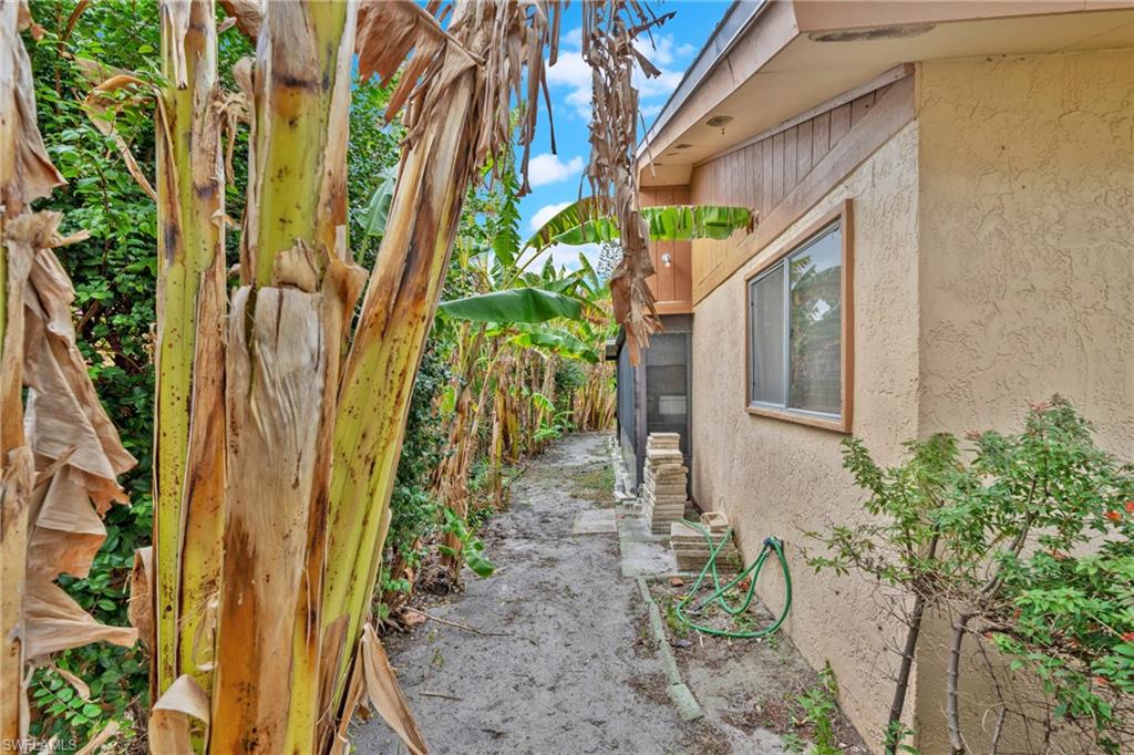 ROYAL WOODS - Residential