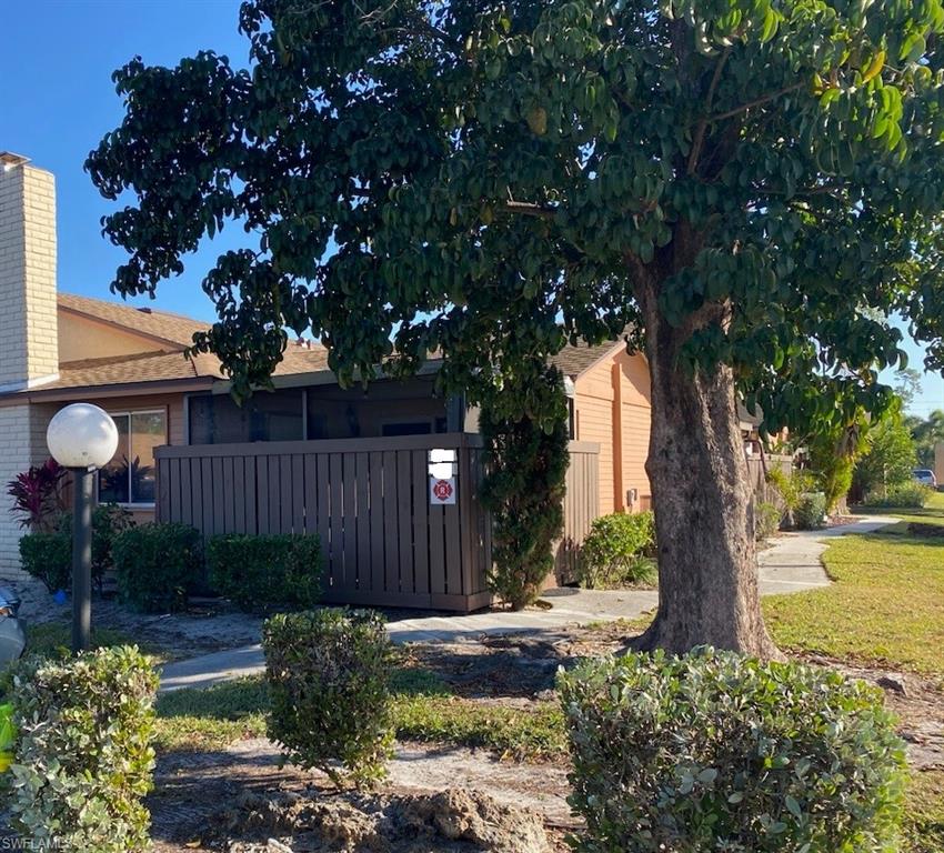 ROYAL WOODS - Residential