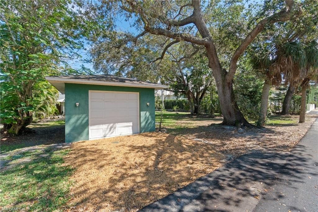 AQUALANE SHORES - Residential