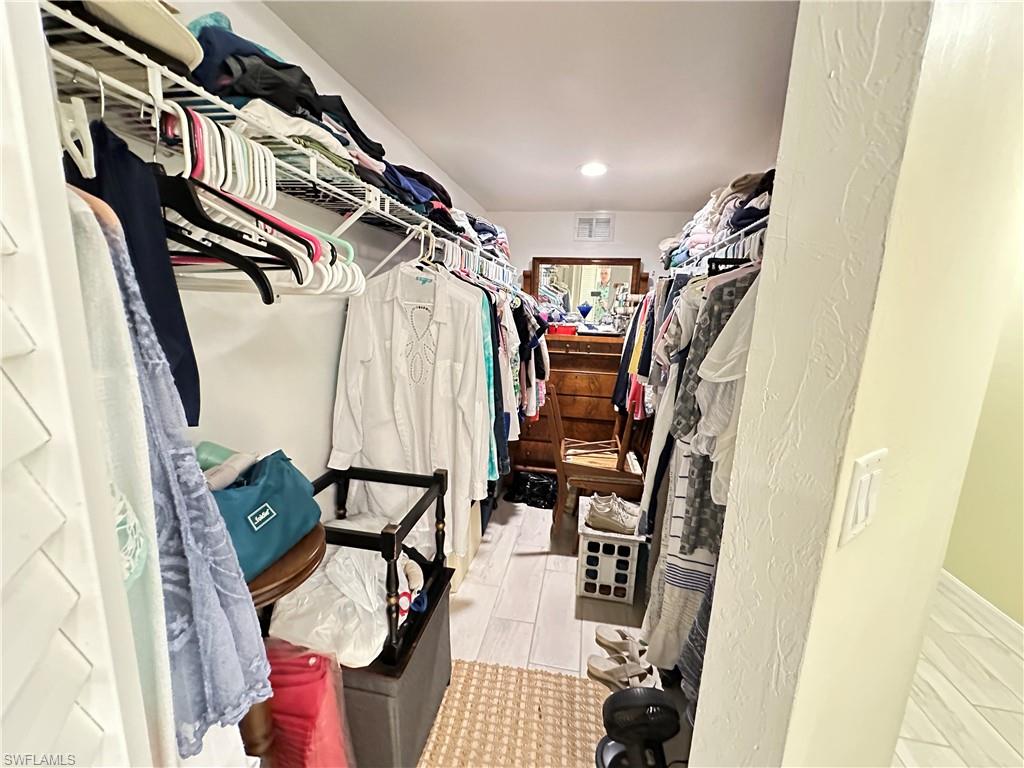 VILLAGES - Residential