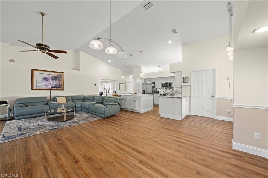 KELLY GREENS - Residential