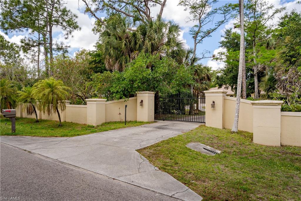 GOLDEN GATE ESTATES - Residential