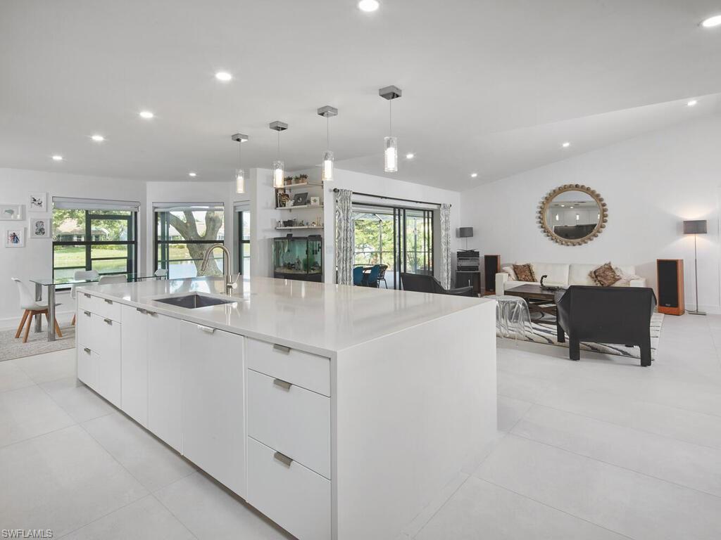 MONTEREY - Residential