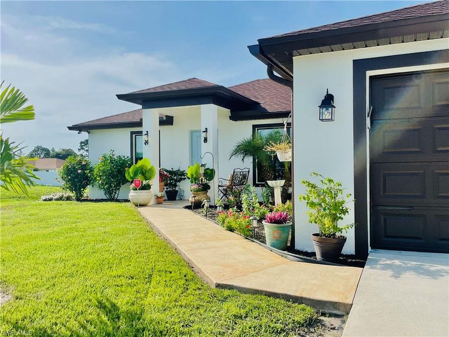 Conveniently located near SR82 and Sunshine Blvd in a corner lot this beautiful 3+Den and 2 baths home was built in 2020. New paint, and fixtures, screened lanai and over 1500 Sq ft of living area. Come see it today.