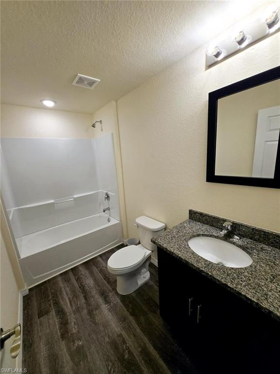 PORT LABELLE - Residential Lease