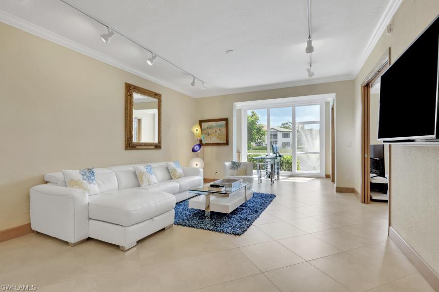LAUREL OAKS AT PELICAN BAY - Residential