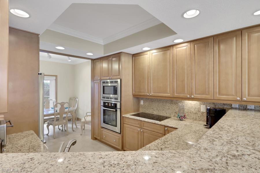 LAUREL OAKS AT PELICAN BAY - Residential
