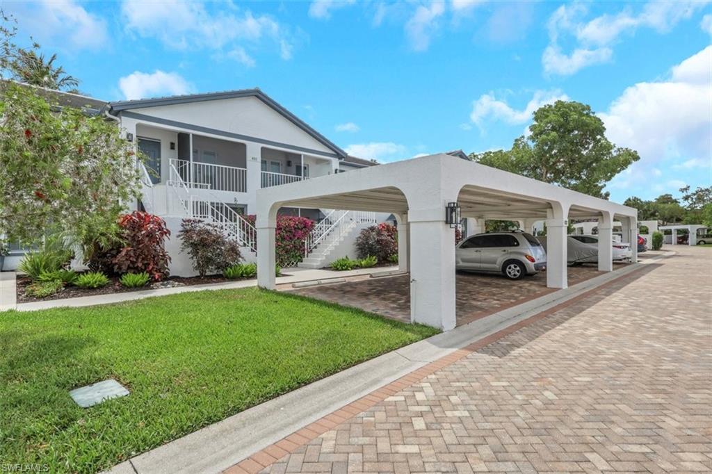 LAUREL OAKS AT PELICAN BAY - Residential