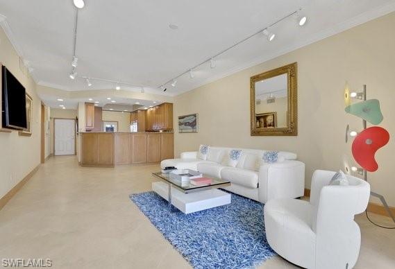 LAUREL OAKS AT PELICAN BAY - Residential