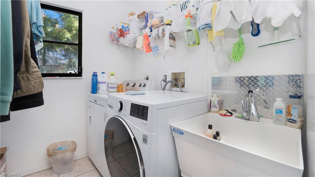 SAN CARLOS ESTATES - Residential