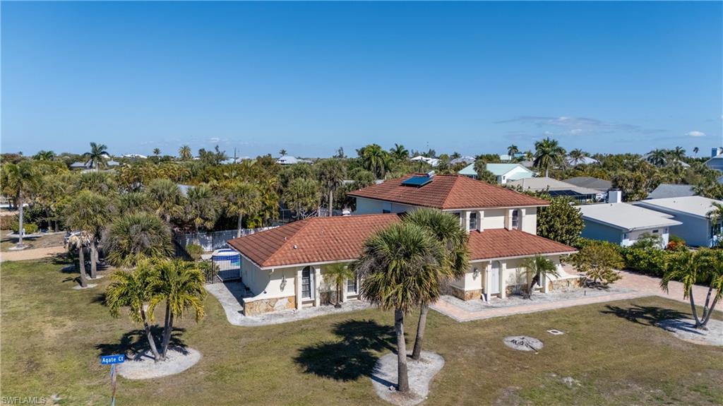 EAST ROCKS - Residential