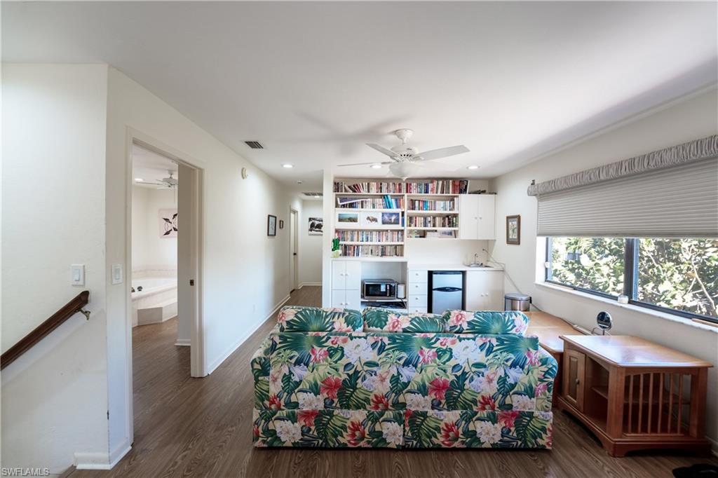 EAST ROCKS - Residential