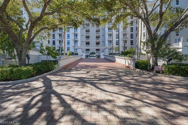 THE SHORES - Residential