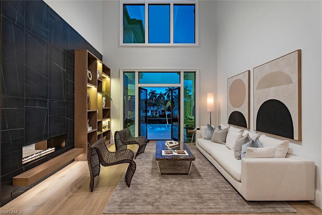 AQUALANE SHORES - Residential