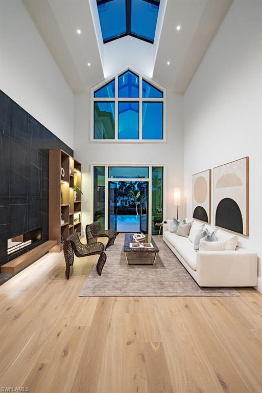 AQUALANE SHORES - Residential