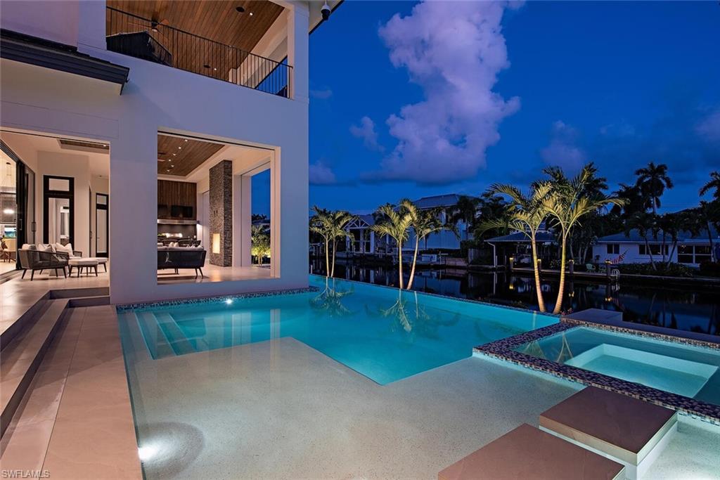 AQUALANE SHORES - Residential