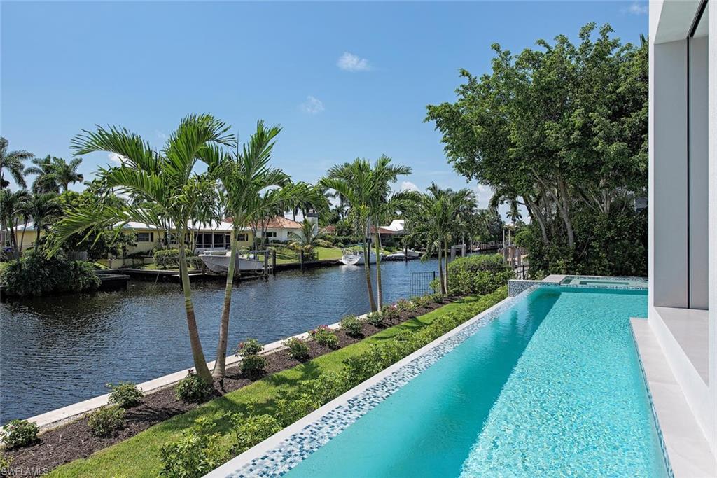 AQUALANE SHORES - Residential