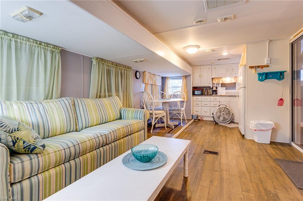 IMPERIAL WILDERNESS - Residential