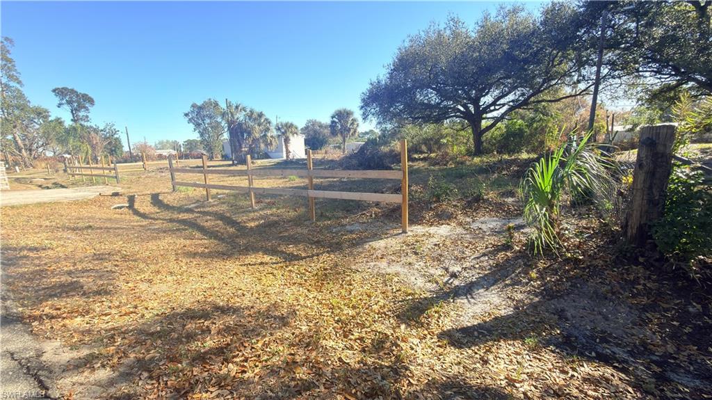 NORTH FORT MYERS - Land