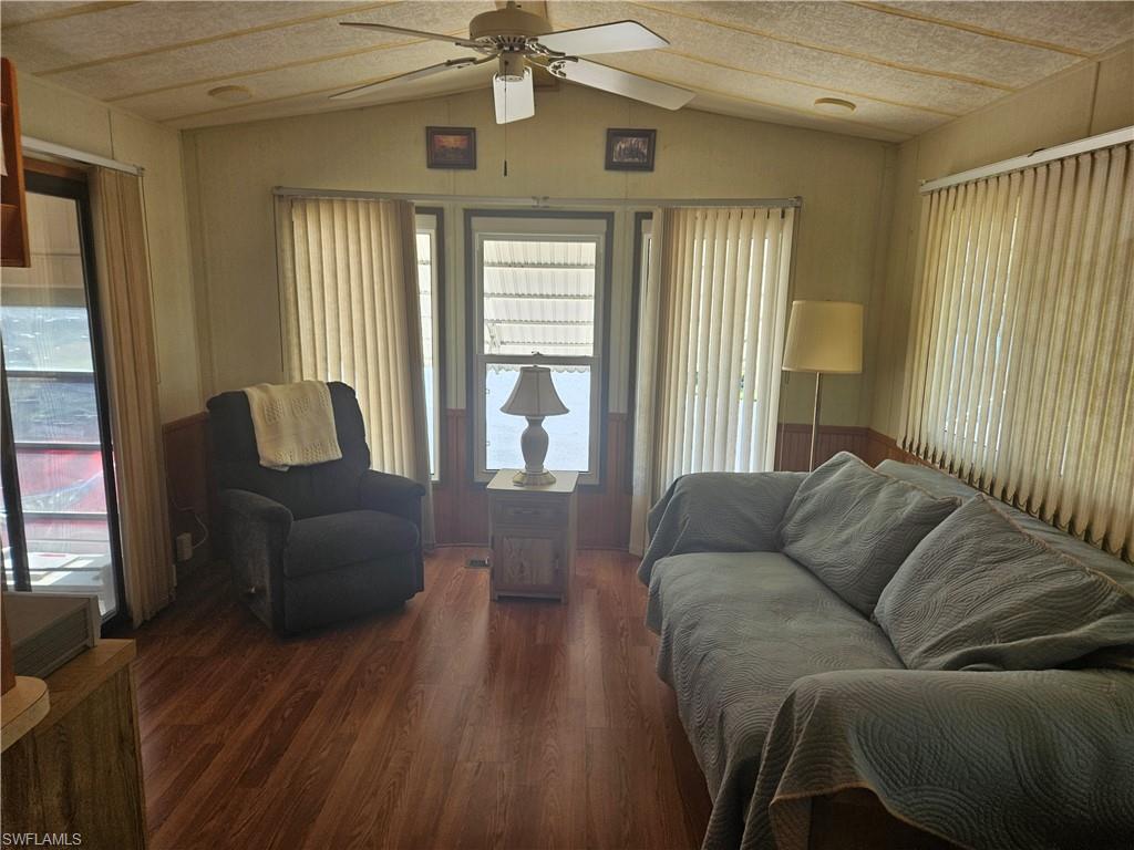 ENCHANTING SHORES - Residential