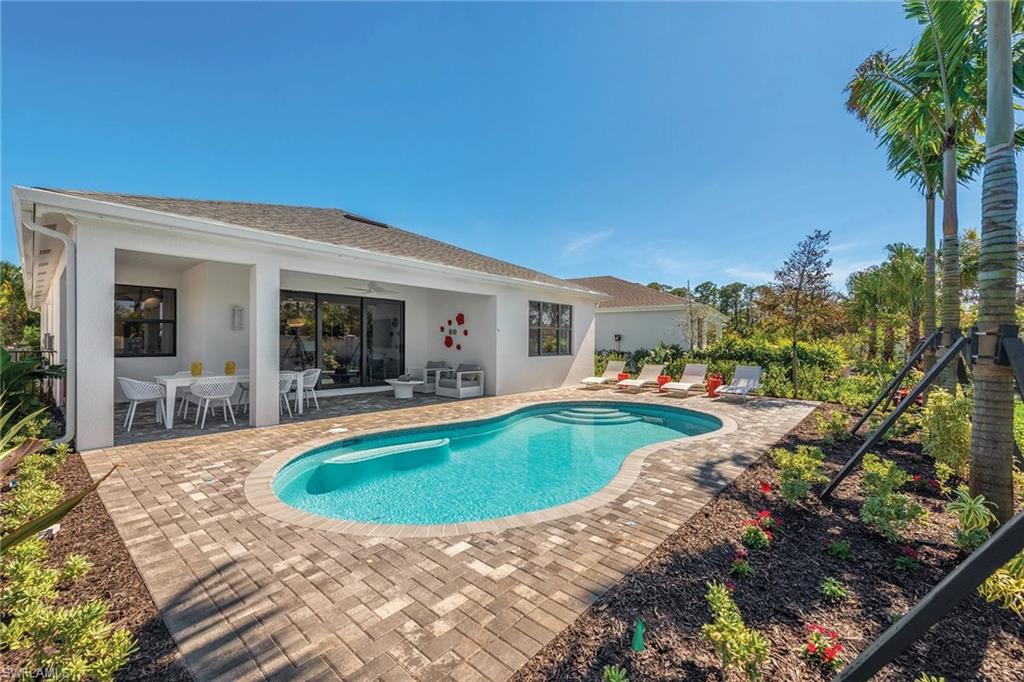 VALENCIA HARBOR - Residential